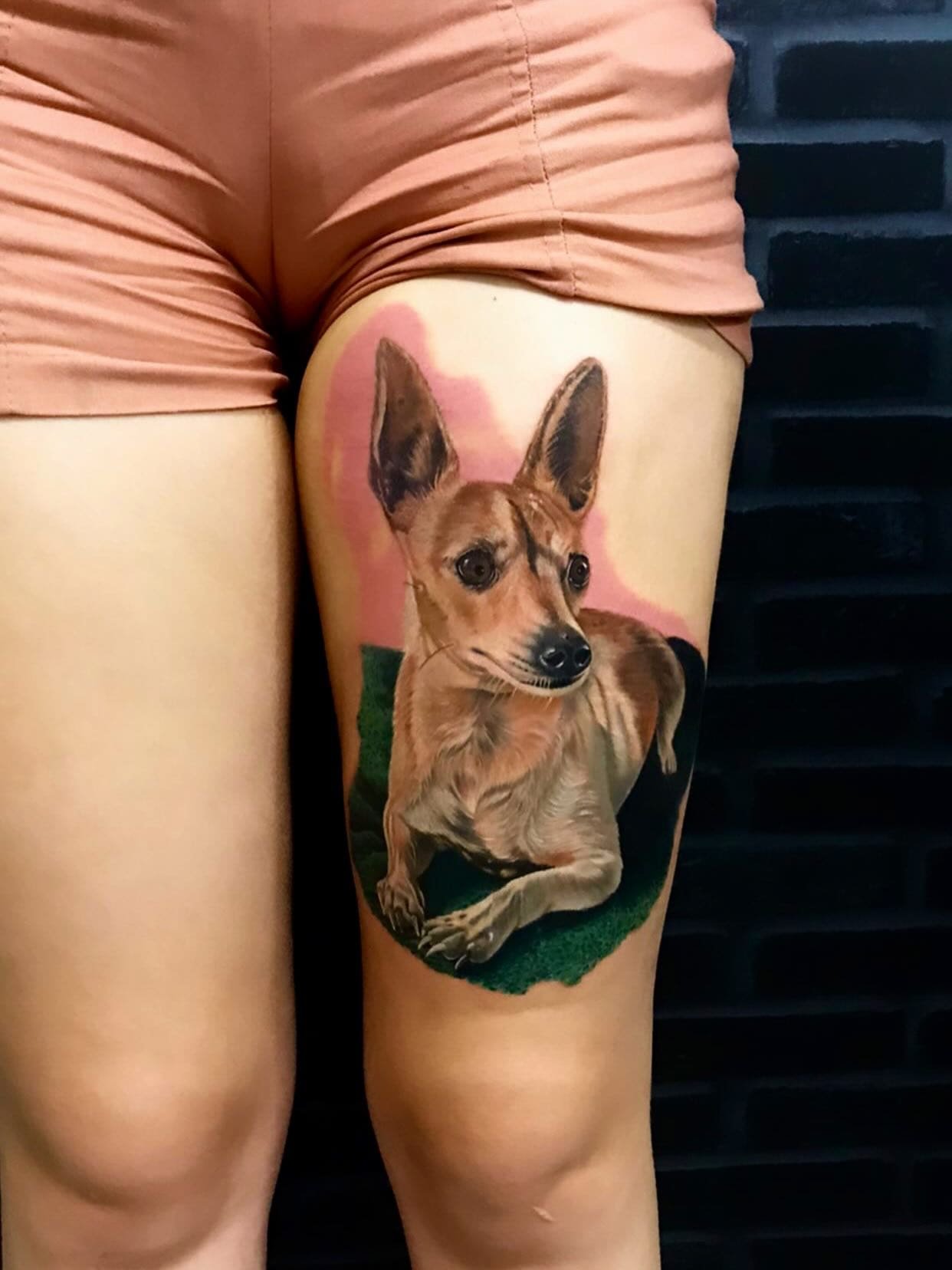 Tatuaggio realistico ritratto di un cucciolo di cane